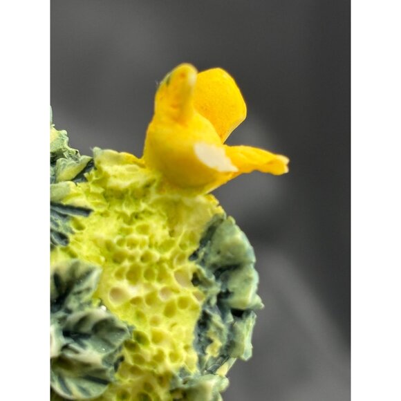 Vintage Easter Resin Welcome Arch With Bunny Eggs & Flowers Hand-Painted Decorat - Picture 6 of 10